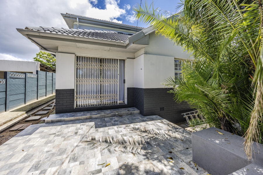 5 Bedroom Property for Sale in Sunnyridge Eastern Cape